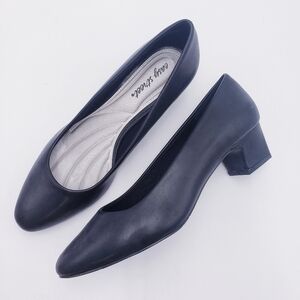 Easy Street Prim Low Block Heel Pump Black  Slip On Women's Size 9.5 WW‎ WIDE